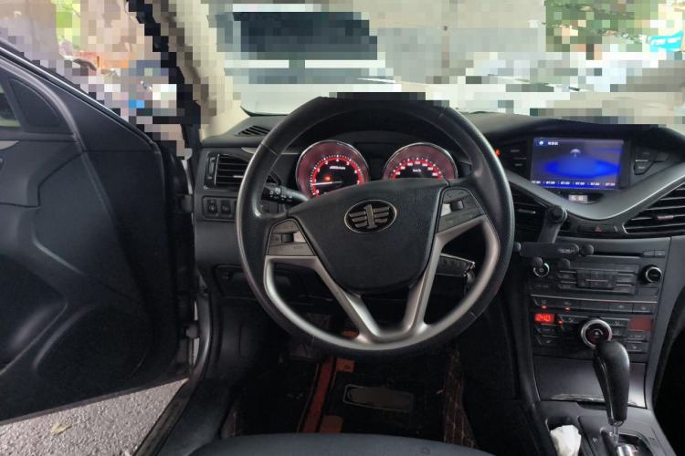 Used Bestune B70 2014 2.0L automatic luxury version Steering Wheel