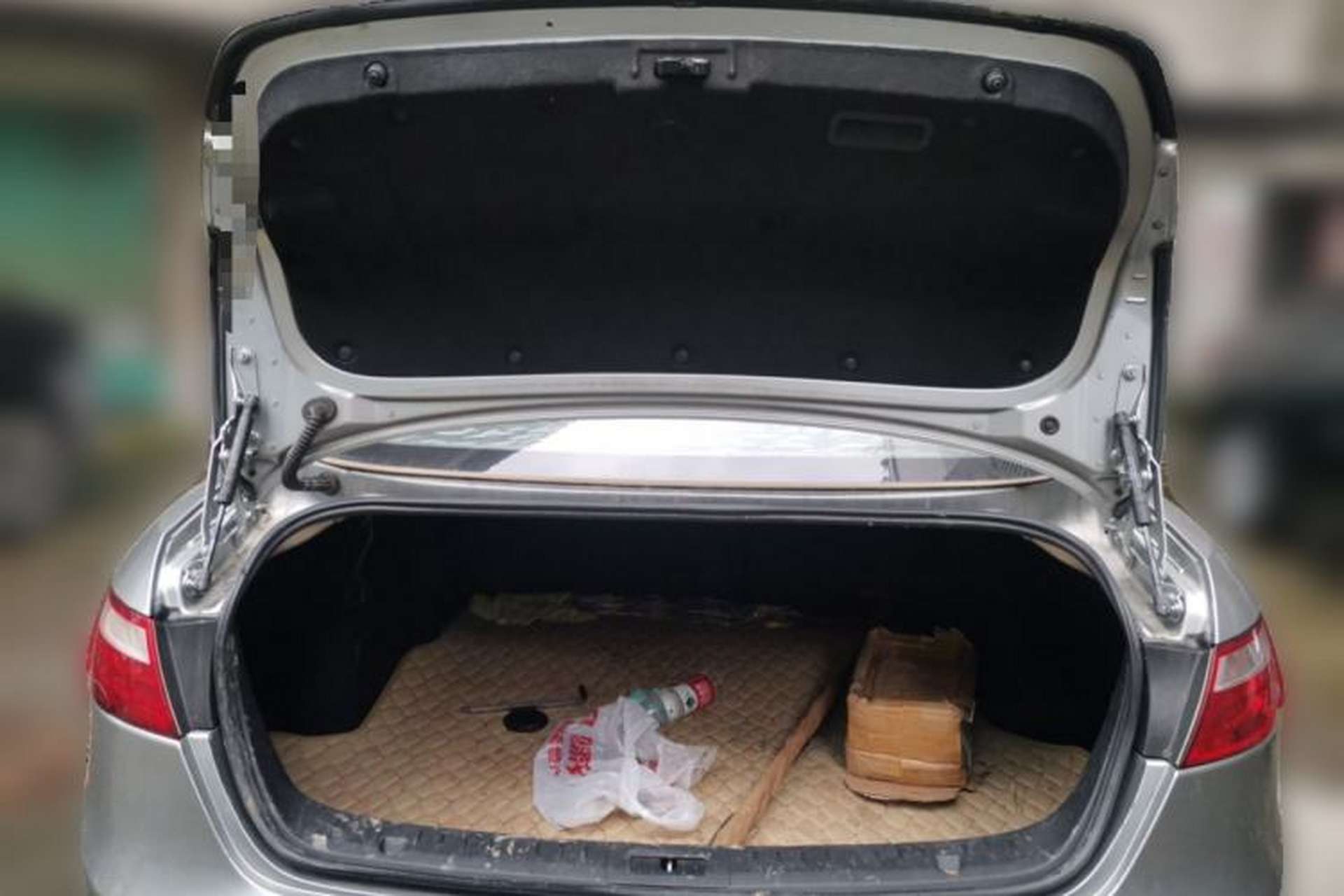 Used Bestune B70 2014 2.0L automatic luxury version Trunk