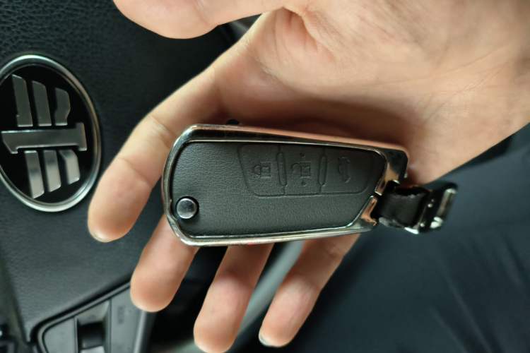 Used Bestune B70 2014 2.0L automatic luxury version Vehicle Key