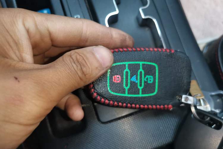 Used Bestune B70 2014 2.0L automatic luxury version Vehicle Key