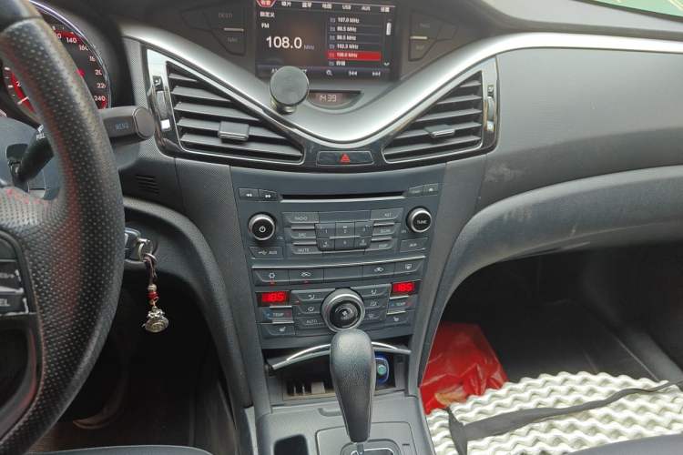 Used Bestune B70 2014 1.8T Automatic Sport Premium Edition Audio And AC Panel