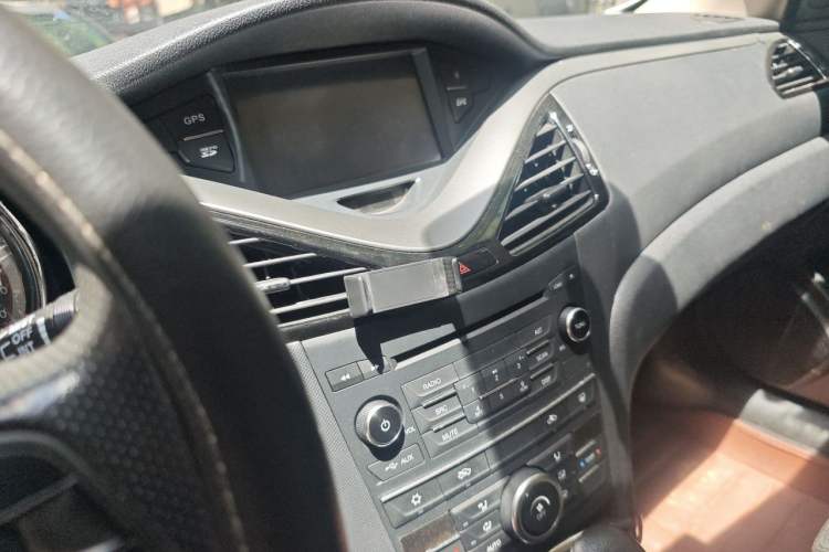 Used Bestune B70 2014 2.0L automatic comfort version Audio And AC Panel