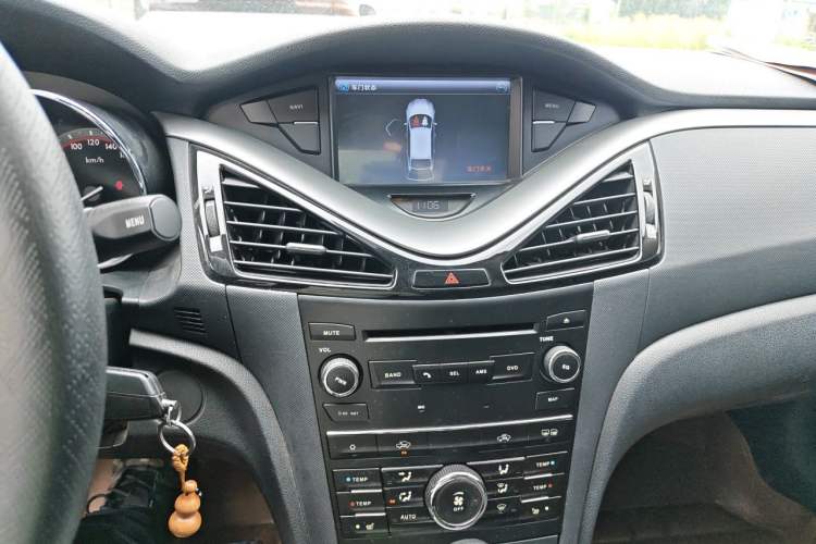 Used Bestune B70 2014 2.0L automatic comfort version Audio And AC Panel