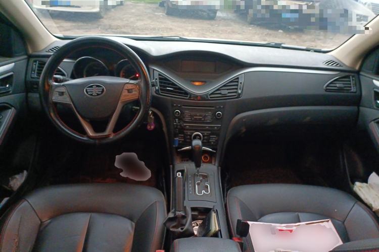 Used Bestune B70 2014 2.0L automatic luxury version Center Console