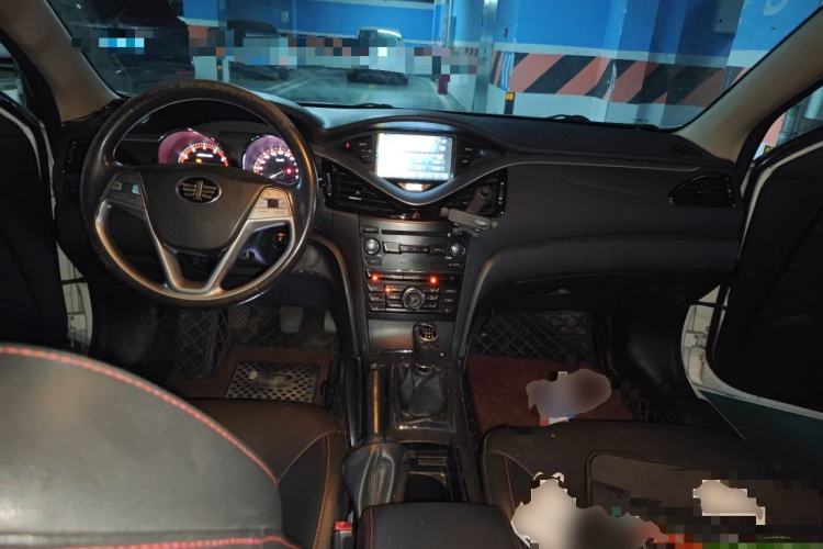 Used Bestune B70 2014 2.0L manual luxury version Center Console
