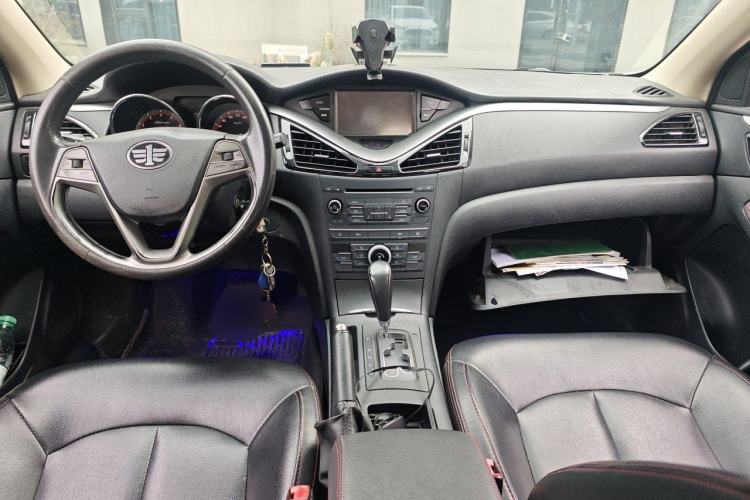 Used Bestune B70 2014 2.0L automatic comfort version Center Console