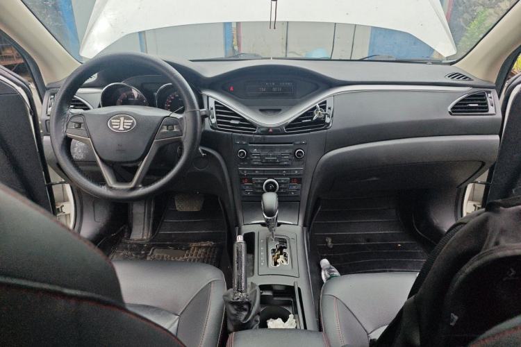 Used Bestune B70 2014 2.0L automatic luxury version Center Console
