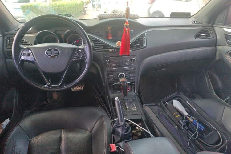 Used Bestune B70 2014 1.8T Automatic Sport Premium Edition Center Console