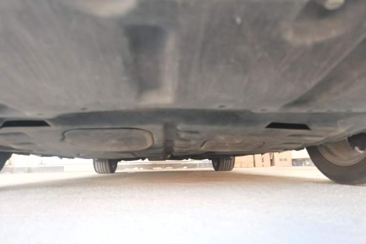 Used Bestune B70 2014 2.0L automatic luxury version Chassis Front