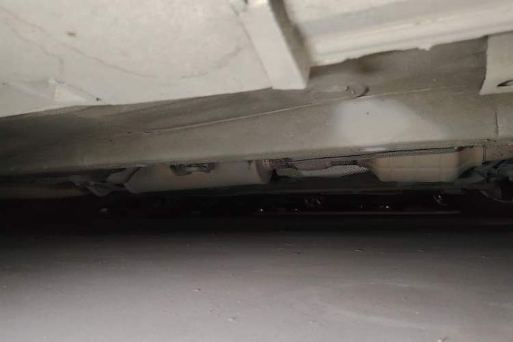 Used Bestune B70 2014 2.0L automatic luxury version Chassis Front Right