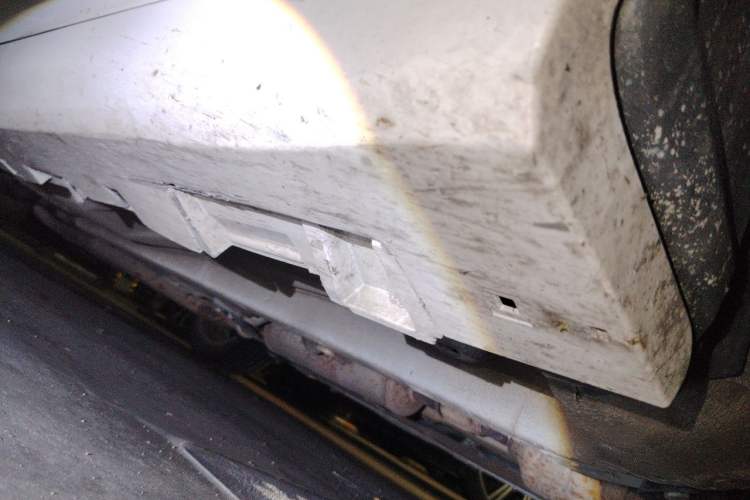 Used Bestune B70 2014 2.0L automatic luxury version Chassis Front Right