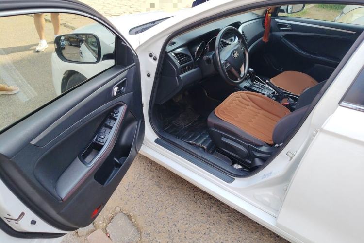Used Bestune B70 2014 2.0L automatic comfort version Driver Seat