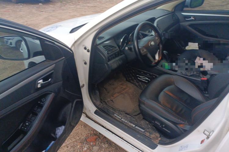 Used Bestune B70 2014 2.0L automatic luxury version Driver Seat
