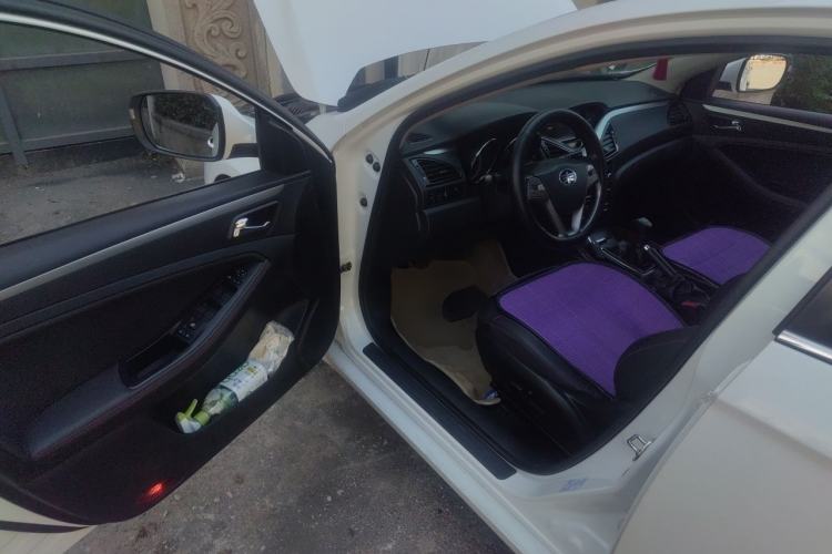 Used Bestune B70 2014 2.0L manual luxury version Driver Seat