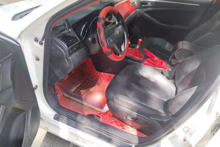 Used Bestune B70 2014 2.0L manual luxury version Driver Seat