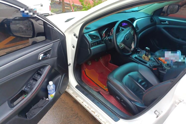 Used Bestune B70 2014 2.0L manual luxury version Driver Seat