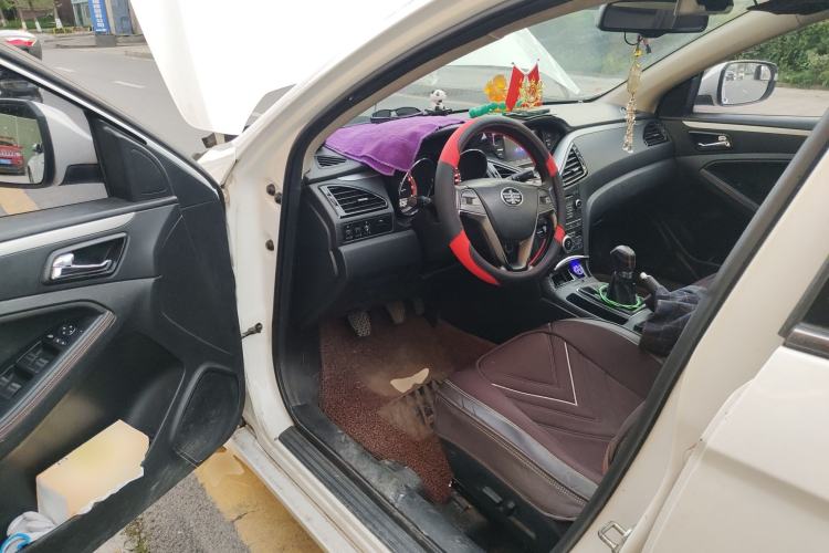 Used Bestune B70 2014 2.0L manual luxury version Driver Seat