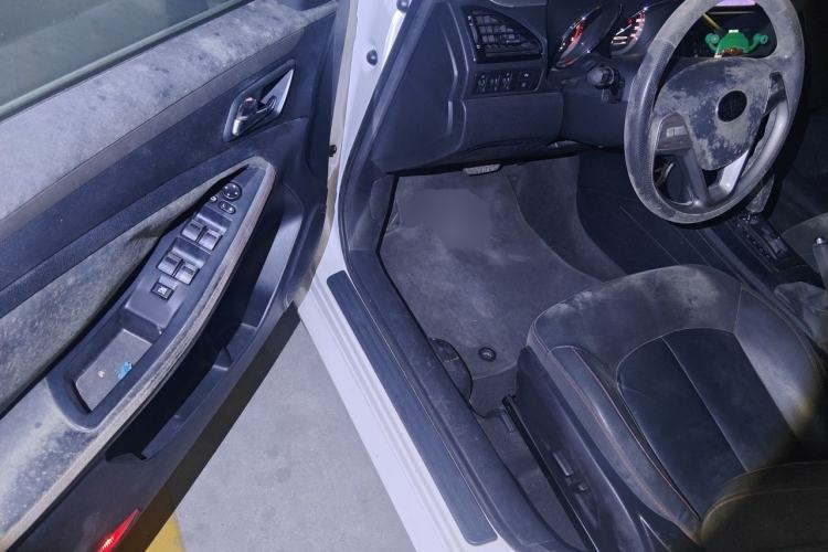 Used Bestune B70 2014 2.0L automatic luxury version Driver Seat