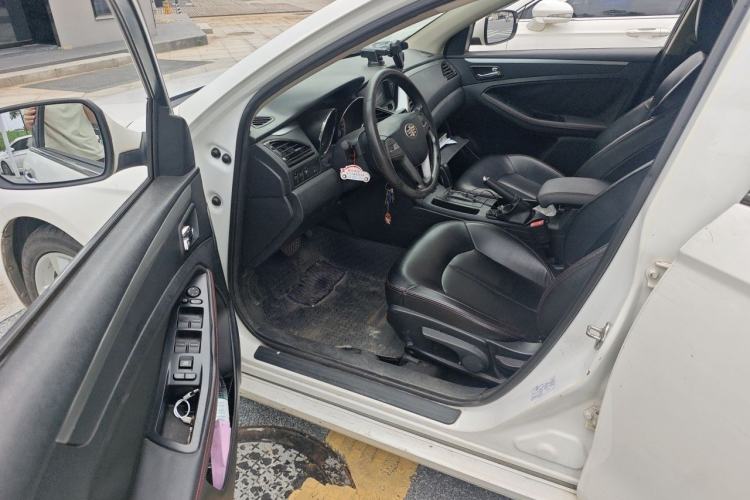 Used Bestune B70 2014 2.0L automatic comfort version Driver Seat