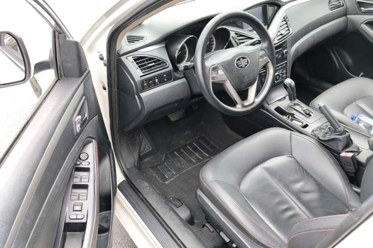 Used Bestune B70 2014 2.0L automatic luxury version Driver Seat