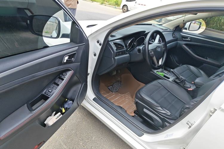 Used Bestune B70 2014 2.0L automatic comfort version Driver Seat