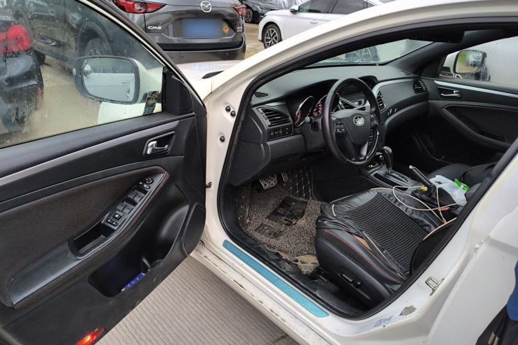 Used Bestune B70 2014 1.8T Automatic Sport Luxury Model Driver Seat
