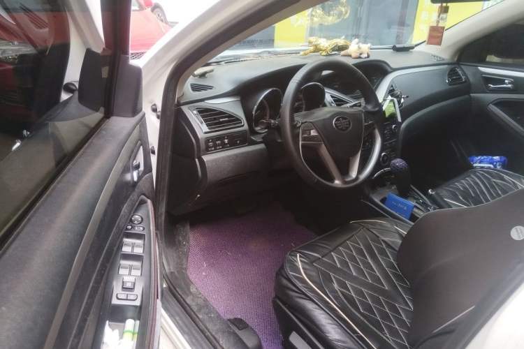 Used Bestune B70 2014 2.0L automatic comfort version Driver Seat