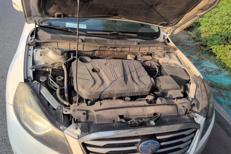 Used Bestune B70 2014 2.0L automatic comfort version Engine Bay
