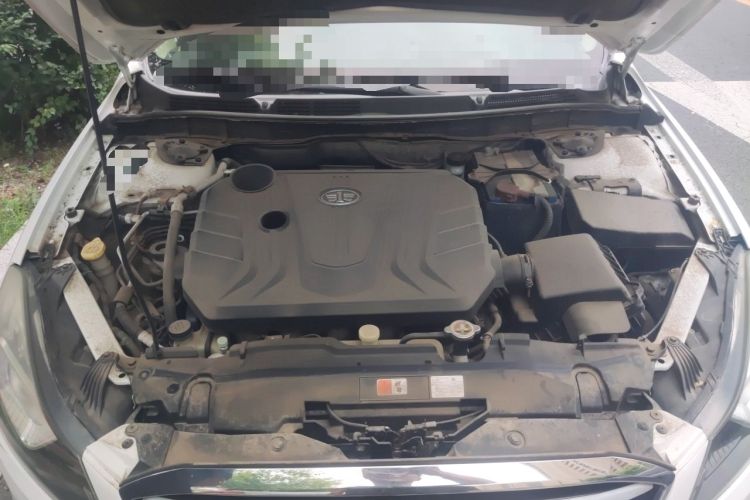 Used Bestune B70 2014 2.0L automatic comfort version Engine Bay