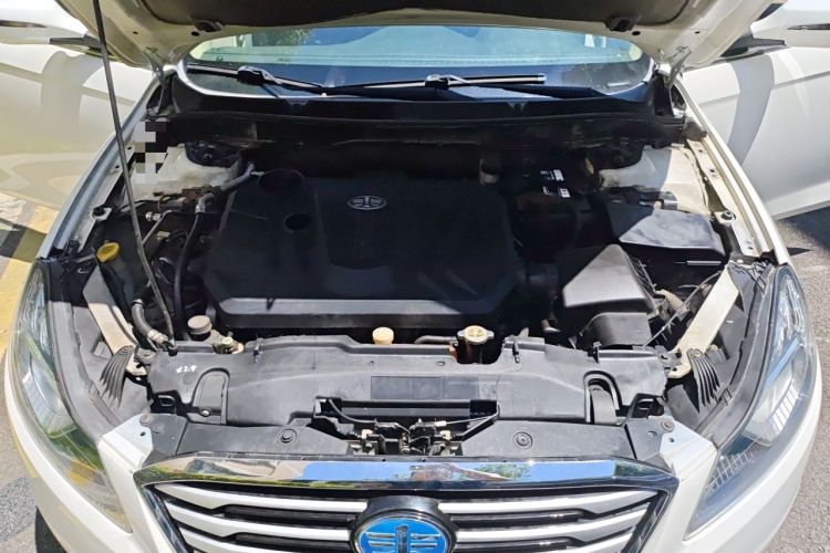 Used Bestune B70 2014 2.0L automatic comfort version Engine Bay