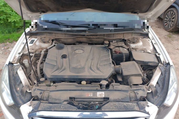 Used Bestune B70 2014 2.0L automatic luxury version Engine Bay