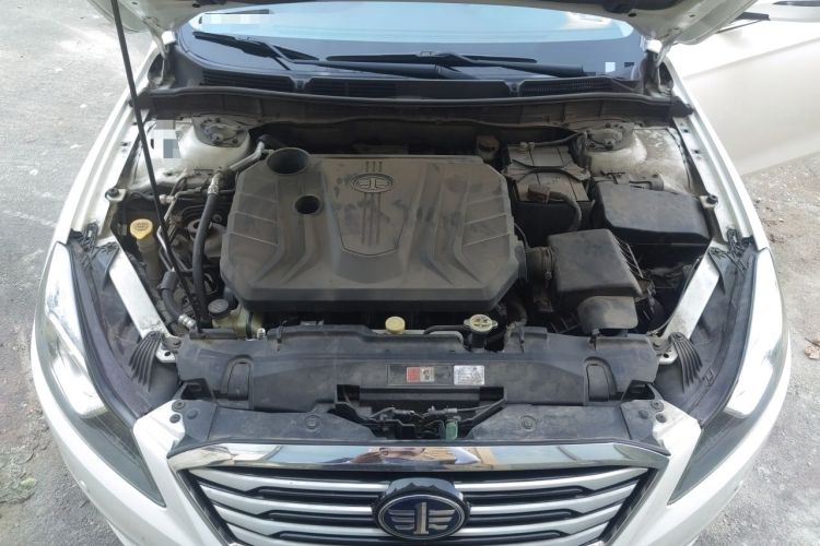 Used Bestune B70 2014 2.0L manual luxury version Engine Bay