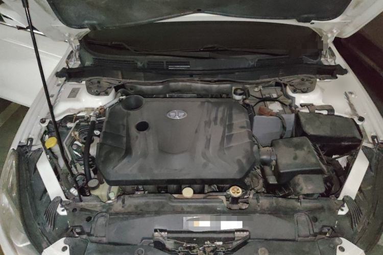 Used Bestune B70 2014 2.0L automatic luxury version Engine Bay