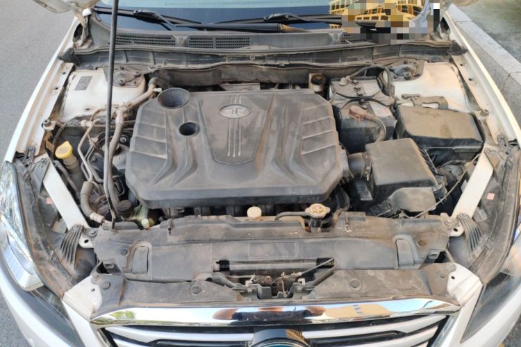 Used Bestune B70 2014 2.0L manual luxury version Engine Bay