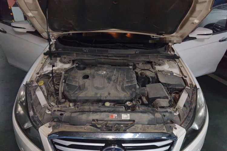 Used Bestune B70 2014 2.0L manual luxury version Engine Bay
