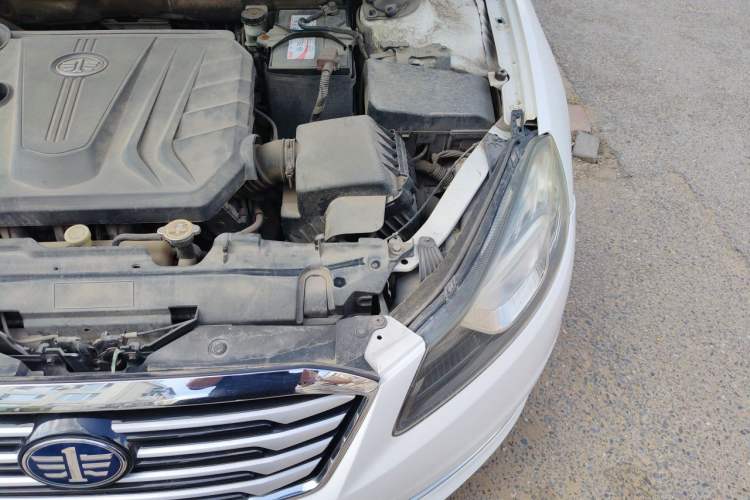 Used Bestune B70 2014 2.0L automatic comfort version Engine Bay Left