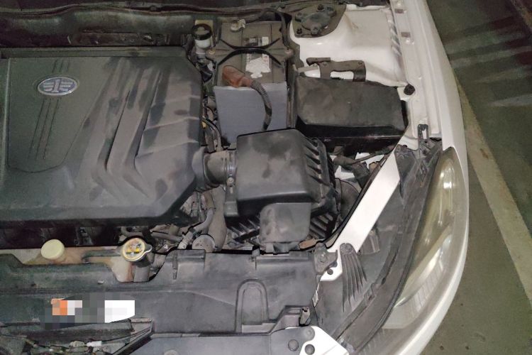 Used Bestune B70 2014 2.0L automatic luxury version Engine Bay Left