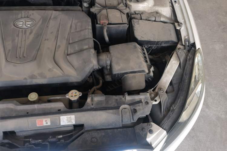Used Bestune B70 2014 2.0L automatic luxury version Engine Bay Left