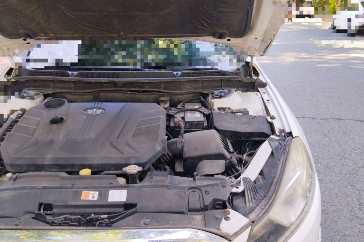 Used Bestune B70 2014 2.0L manual luxury version Engine Bay Left