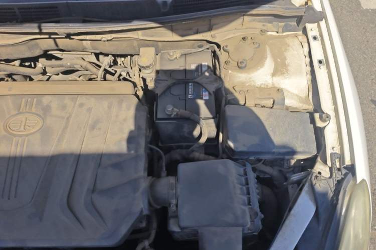 Used Bestune B70 2014 2.0L automatic comfort version Engine Bay Left