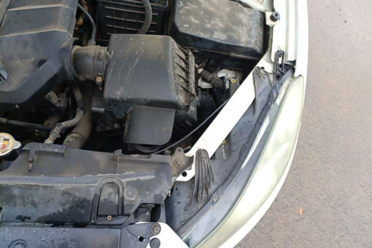 Used Bestune B70 2014 2.0L manual luxury version Engine Bay Left