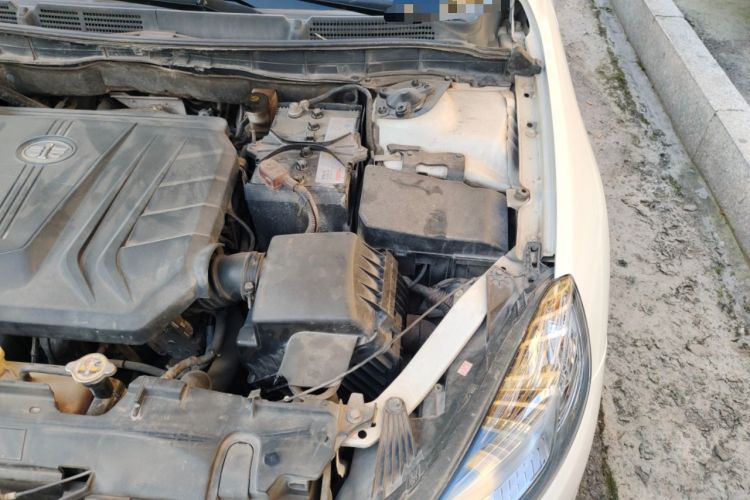 Used Bestune B70 2014 2.0L manual luxury version Engine Bay Left