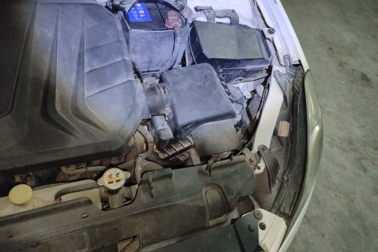 Used Bestune B70 2014 2.0L automatic luxury version Engine Bay Left