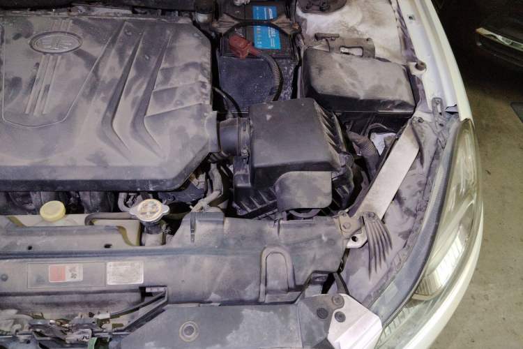 Used Bestune B70 2014 2.0L automatic luxury version Engine Bay Left
