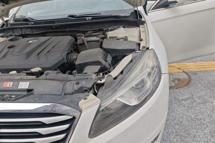 Used Bestune B70 2014 2.0L automatic comfort version Engine Bay Left