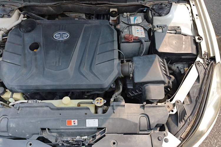 Used Bestune B70 2014 2.0L manual luxury version Engine Bay Left