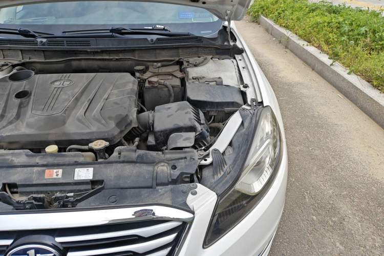 Used Bestune B70 2014 2.0L automatic comfort version Engine Bay Left