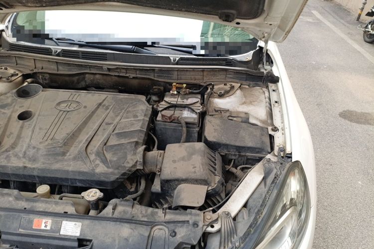 Used Bestune B70 2014 2.0L manual luxury version Engine Bay Left