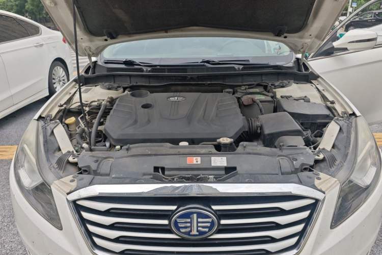 Used Bestune B70 2014 2.0L automatic comfort version Engine Bay