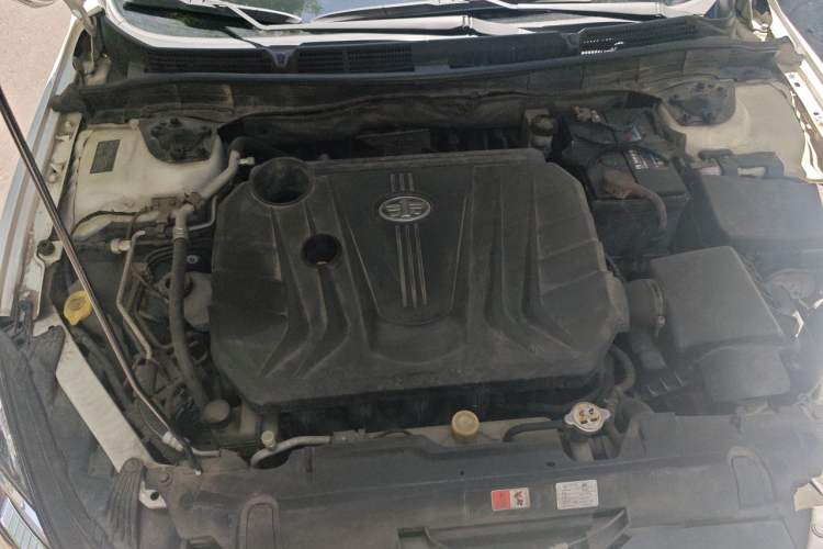 Used Bestune B70 2014 2.0L automatic comfort version Engine Bay